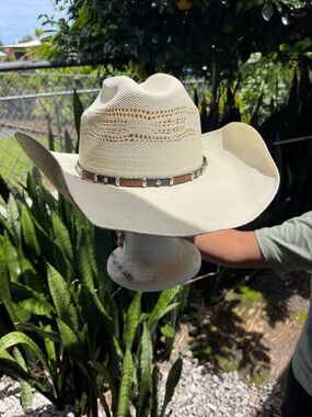 Straw Cowboy Hat with Leather Band - Natural